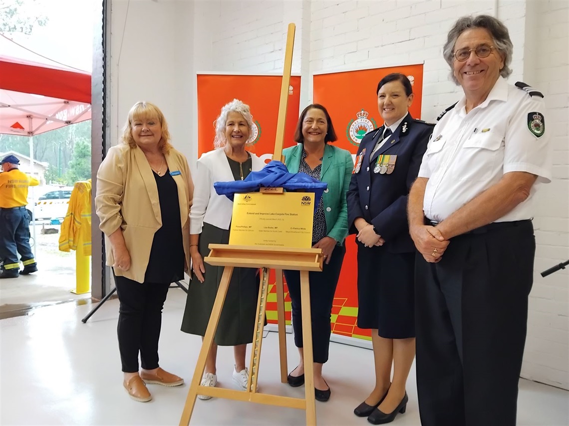 plaque unveil conjola station.jpg