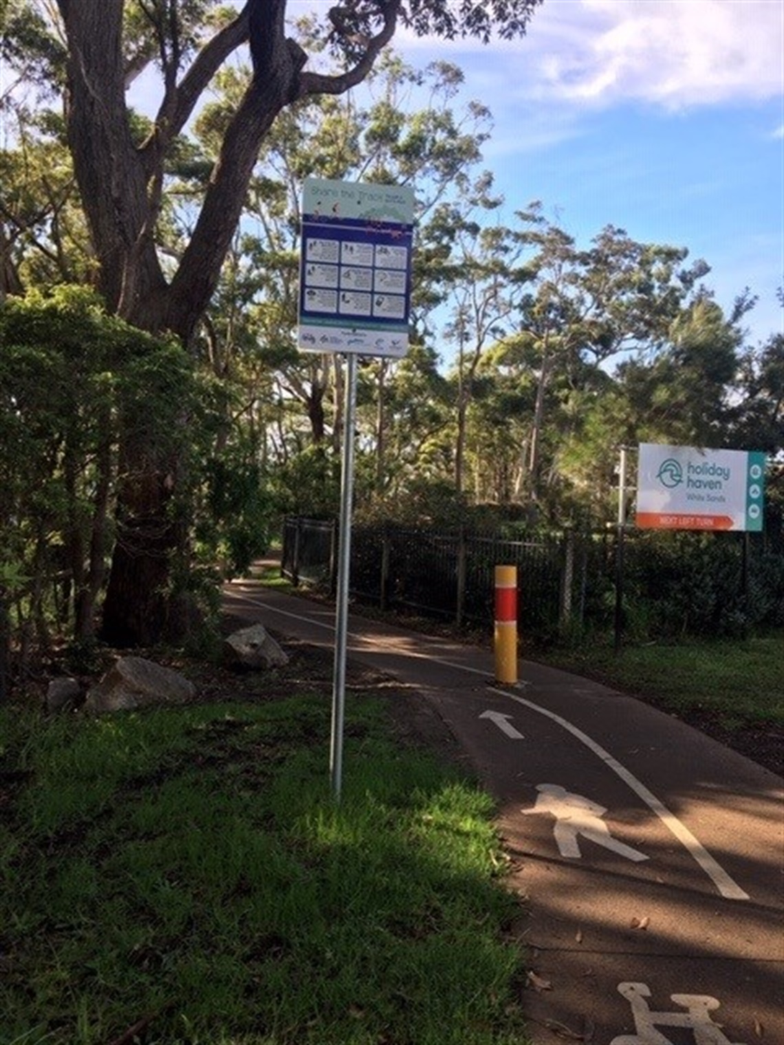 Share theTrack signs in Huskisson