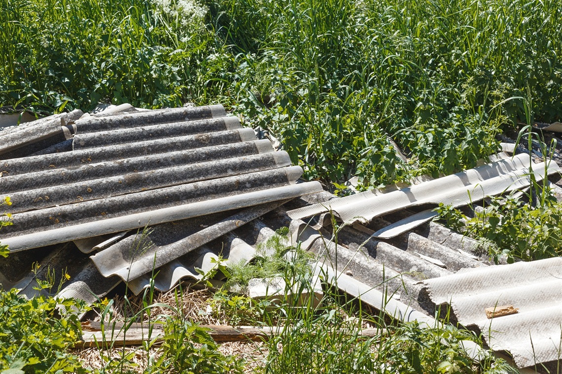 Asbestos in roofing material