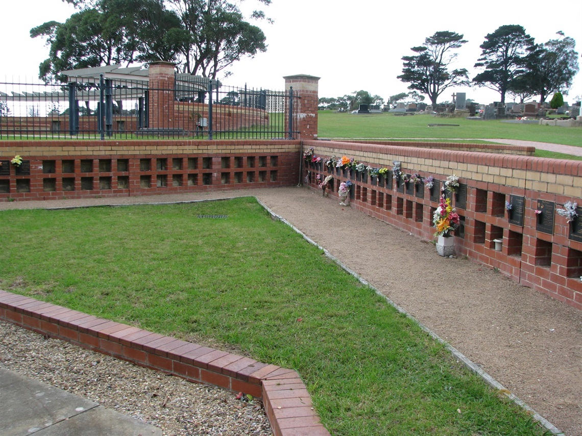 Sandridge Garden Wall Memorial